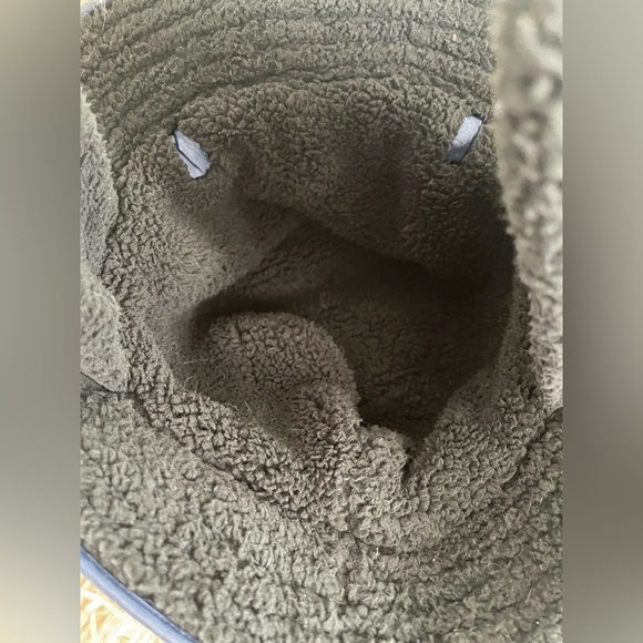 NWT FP “FREE PEOPLE” Movement Women's Bucket List Reversible Sherpa Hat in NAVY - Picture 4 of 8